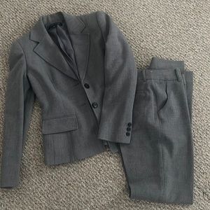 Anne Klein Size 2 Grey Pantsuit